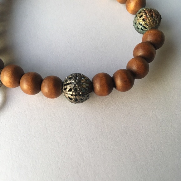 BoHo silver tone wooden Peace Sign bead bracelet - Picture 3 of 8